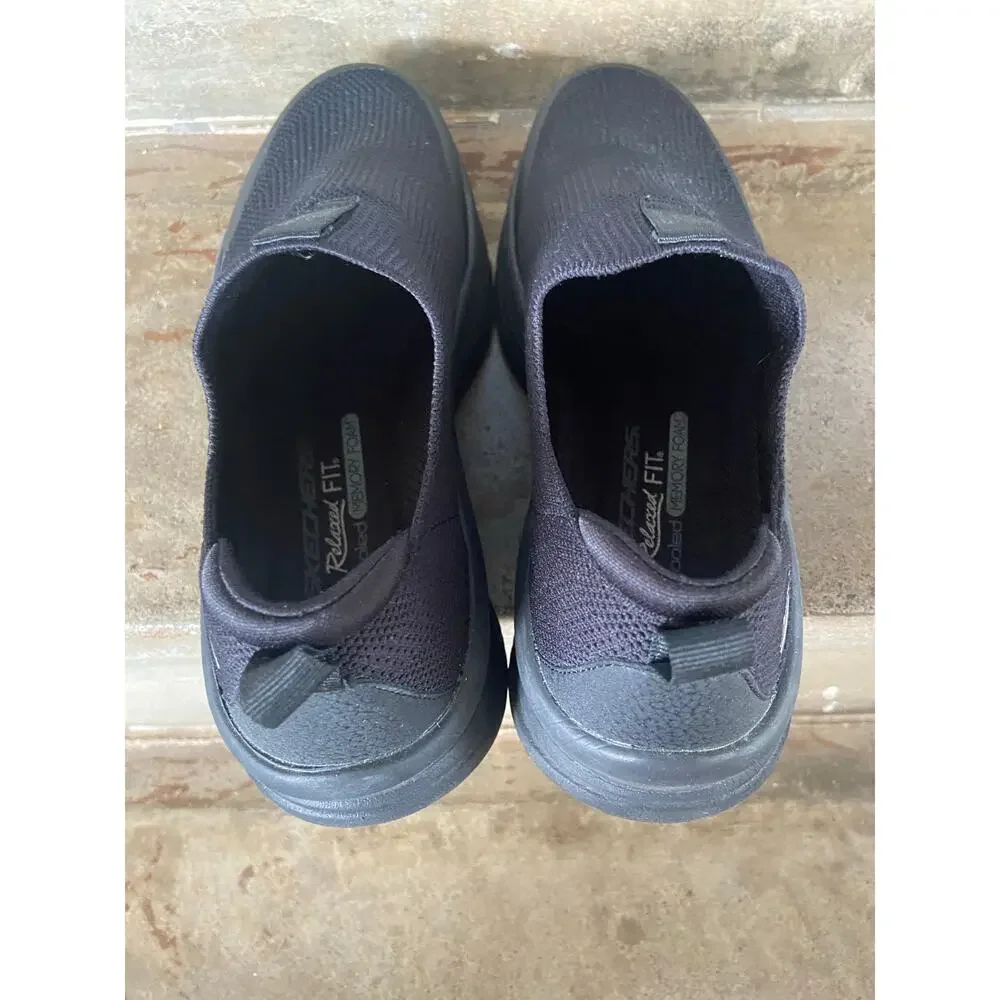 Skechers DLux Walker Relaxed Fit black knit upper sneaker